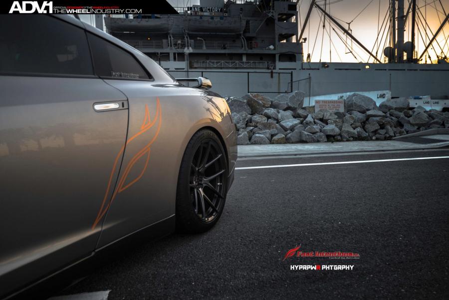  Nissan GT-R on ADV.1 Wheels (ADV50MV1SL) 2015 года  (фото 31 из 36)